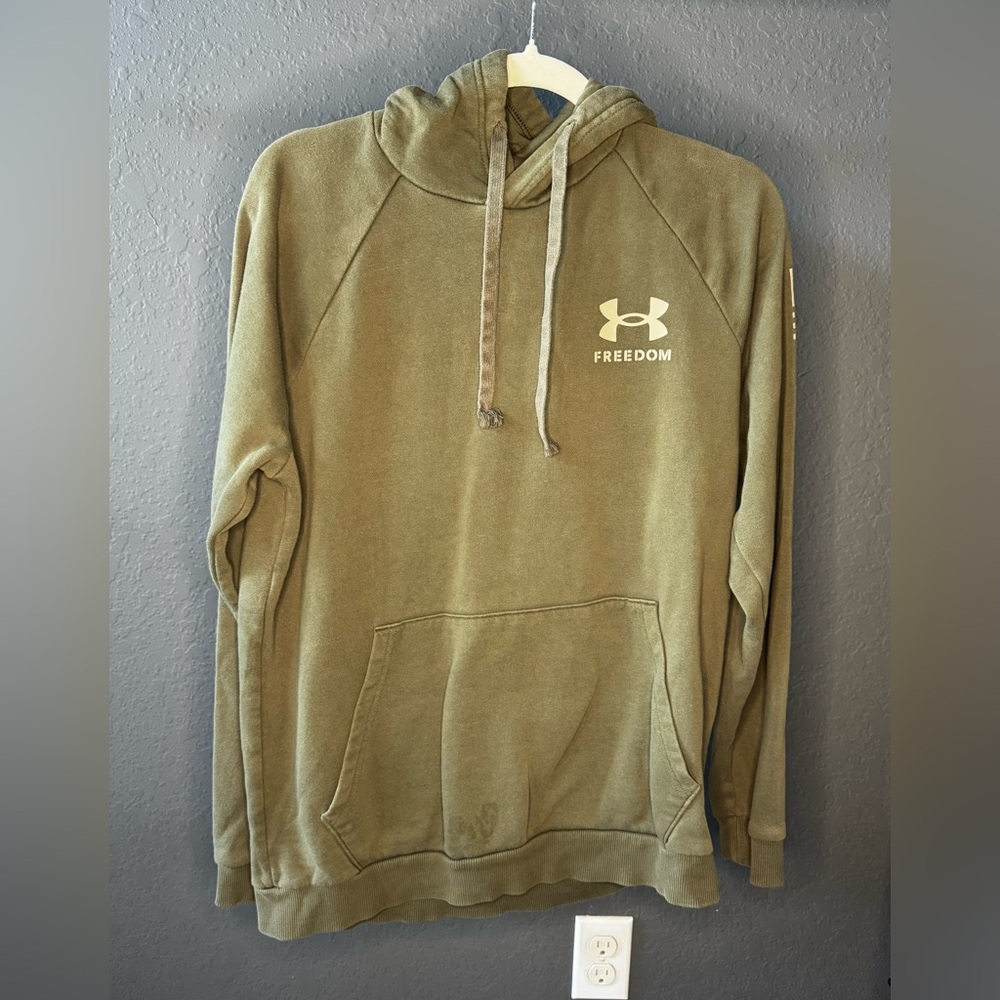 Under Armour Freedom Pullover